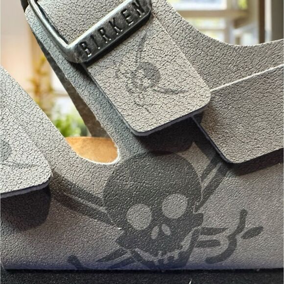 🆕🔥 NWT KIDS BIRKENSTOCK SANDALS Dark Skull Gray Regular Fit  Size 37 US 4 - Picture 14 of 16